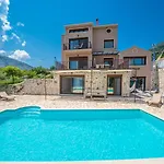 Villa Kandia I *